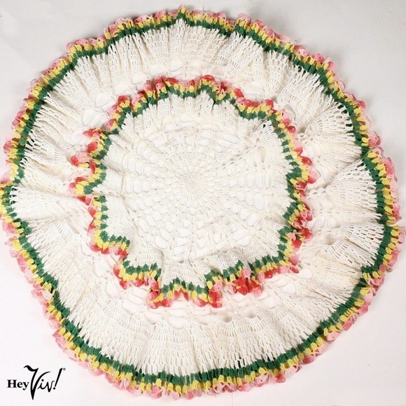 Vintage Cotton Crochet Table Cloth Topper Hand Made Ruffle Rainbow Edge -Hey Viv - Picture 1 of 6